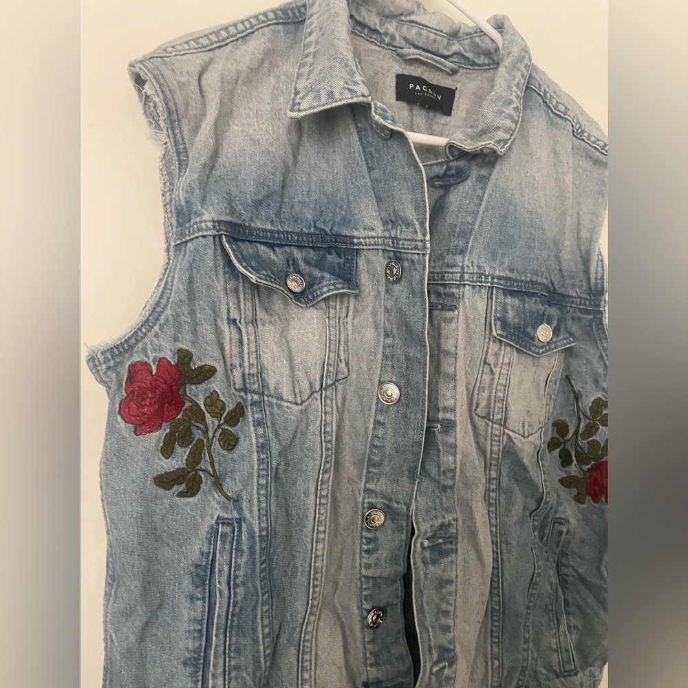 PacSun Denim Floral Embroidered Jean Vest Large